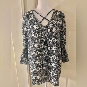 Black and White Women's Tunic Top